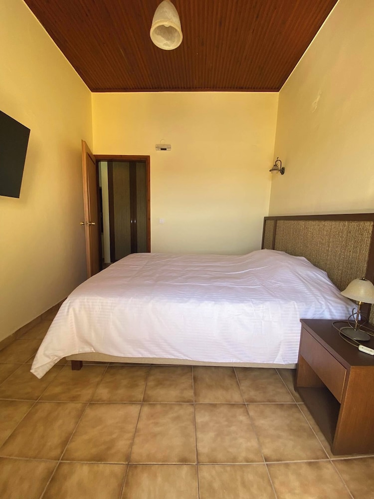 Helena Hotel 14/50