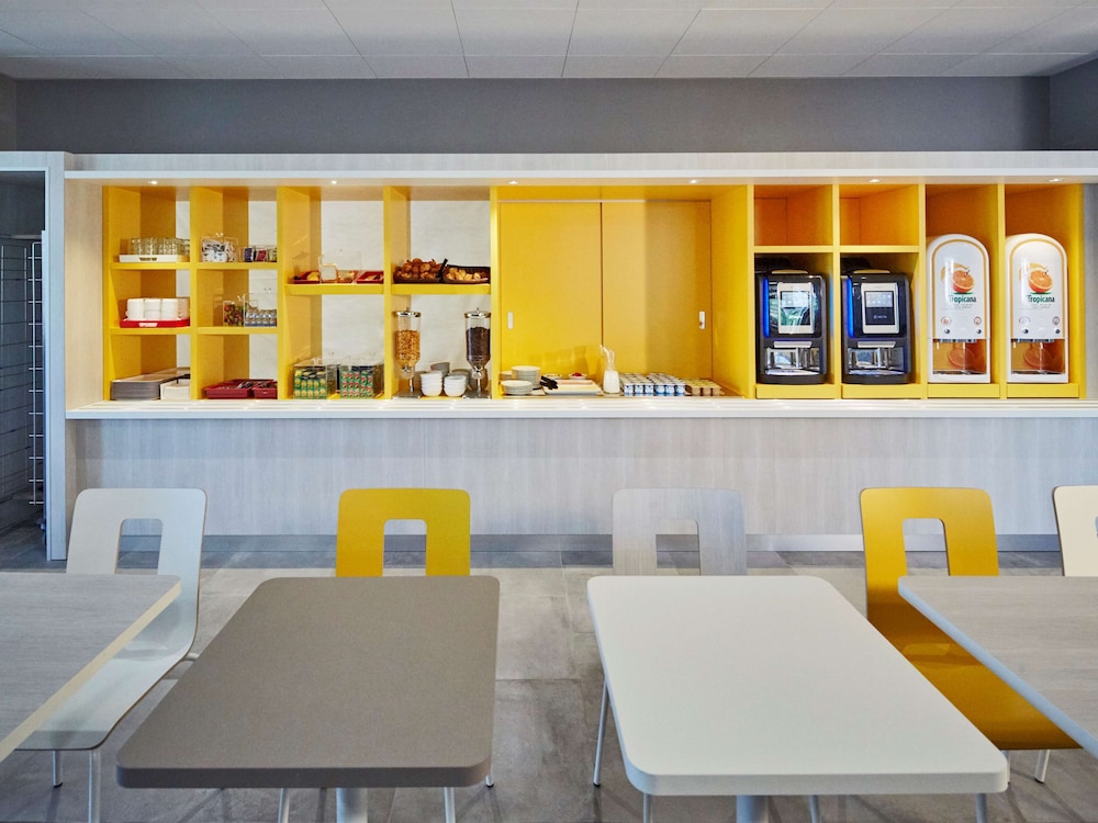 Kyriad ECO - Clermont Ferrand Estaing 26/42