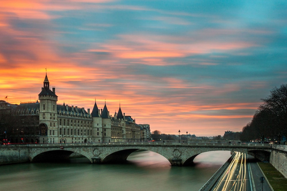 Etoile Trocadero 49/53