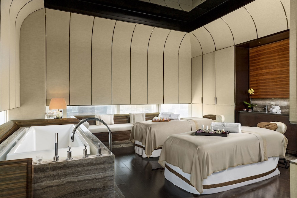 Regent Pudong Shanghai 23/84