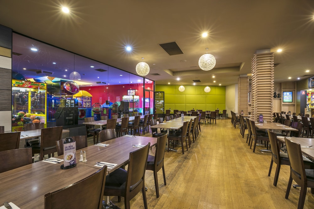 Waltzing Matilda Hotel 30/44