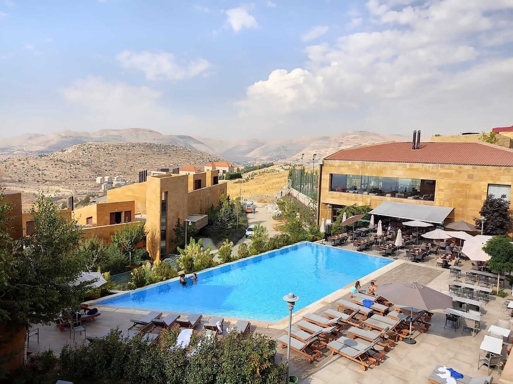 Oakridge Hotel and Spa 58/62