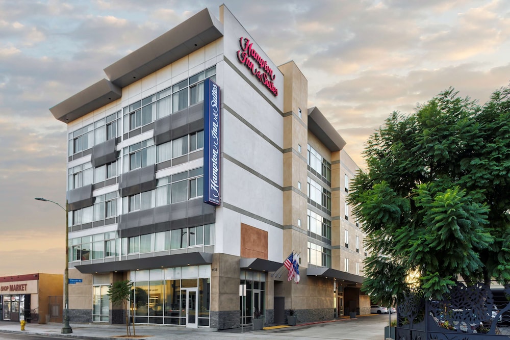 Hampton Inn & Suites Los Angeles/Hollywood 5/52