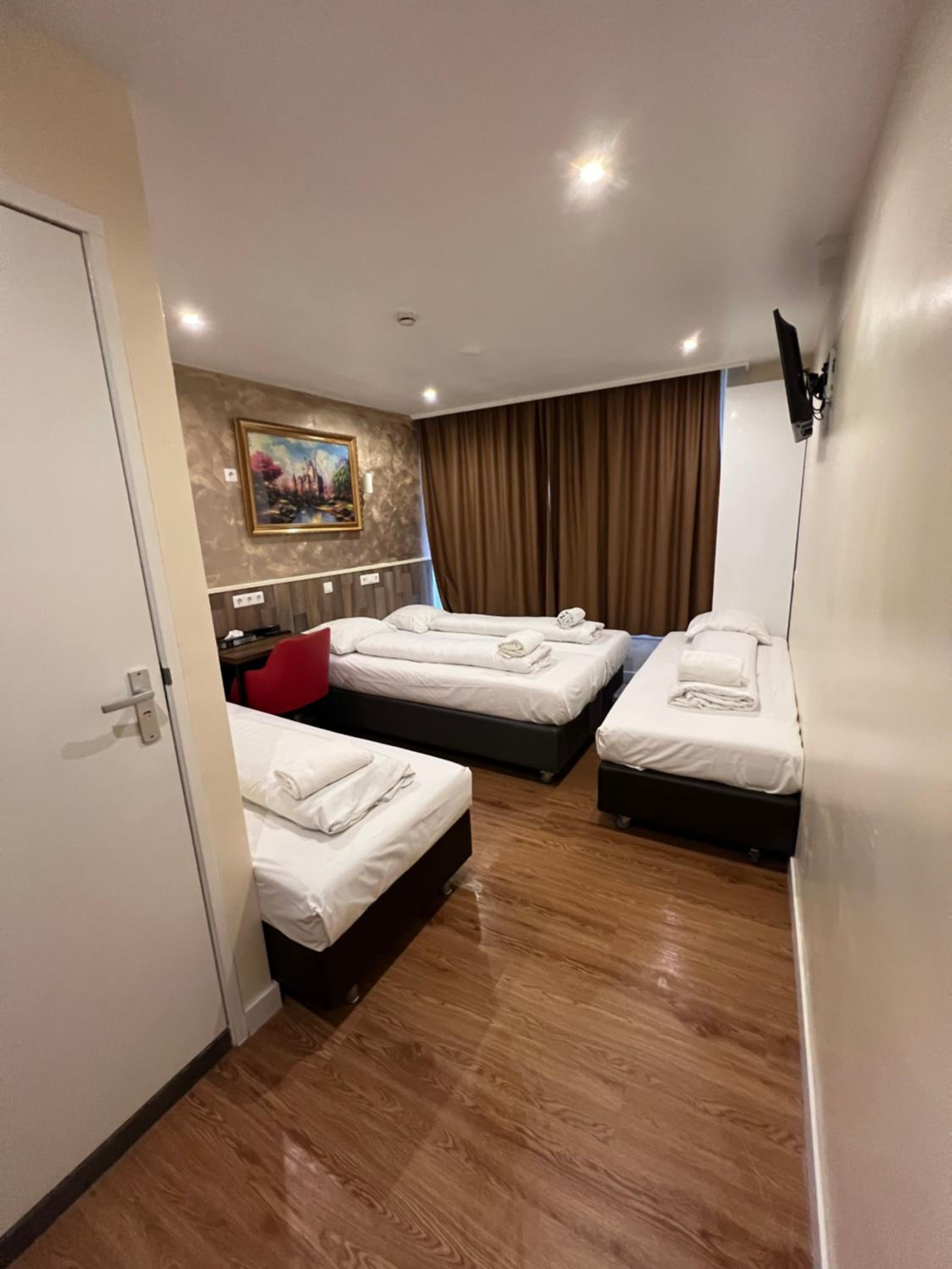 Dam Hotel 16/55