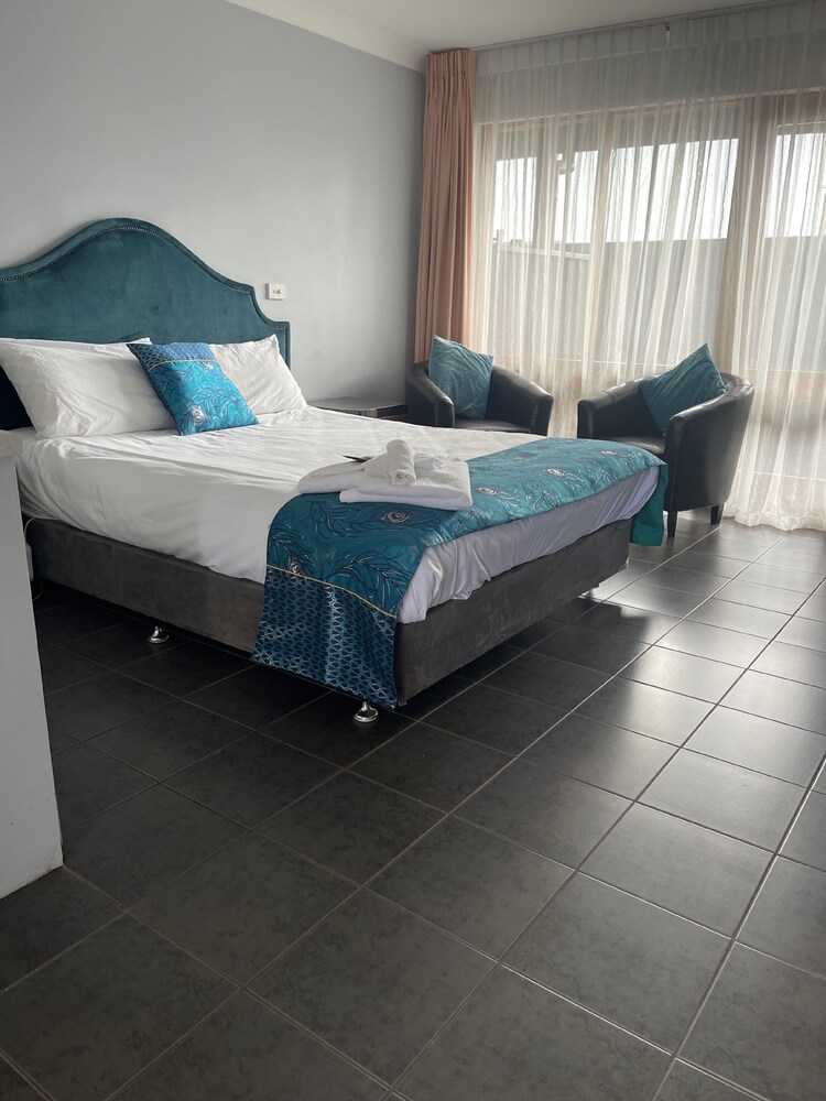 Town &amp; Country Motor Inn Forbes 23/30