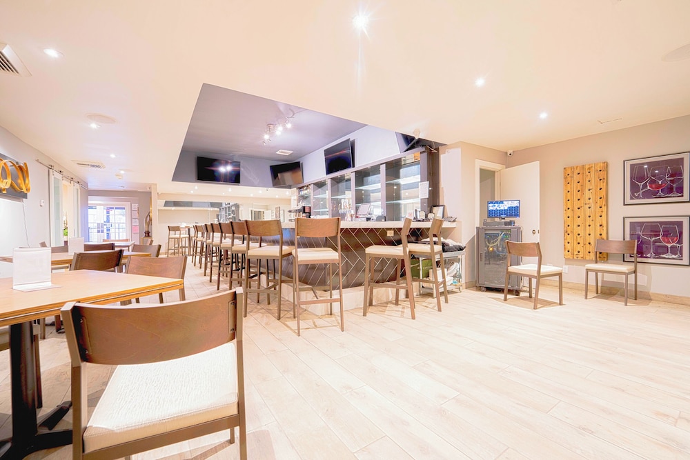 Royal Plaza Inn Indio 47/61