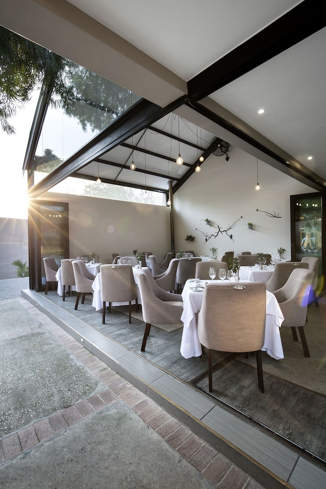Clico Boutique Hotel 51/63
