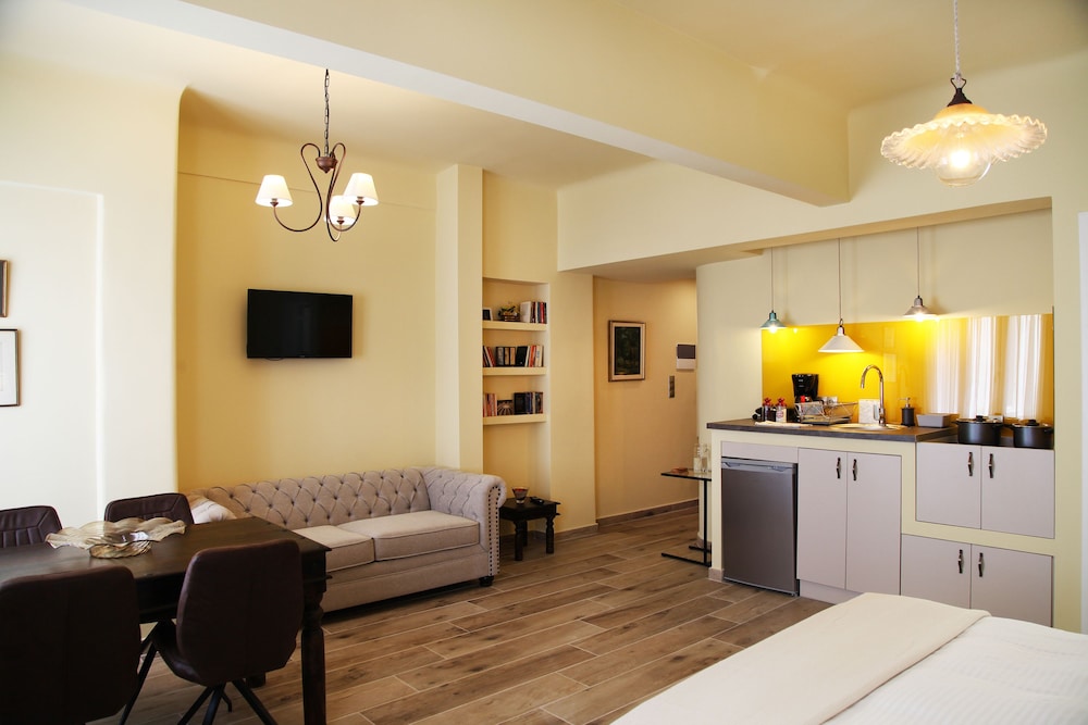 Hellenic Hospitality House 31/50