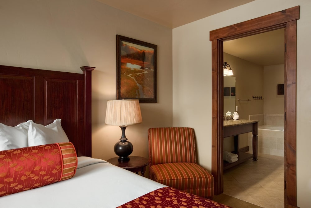1 Bedroom, Condo, Grand, Lodge, King Bed, Sofa, Balcony