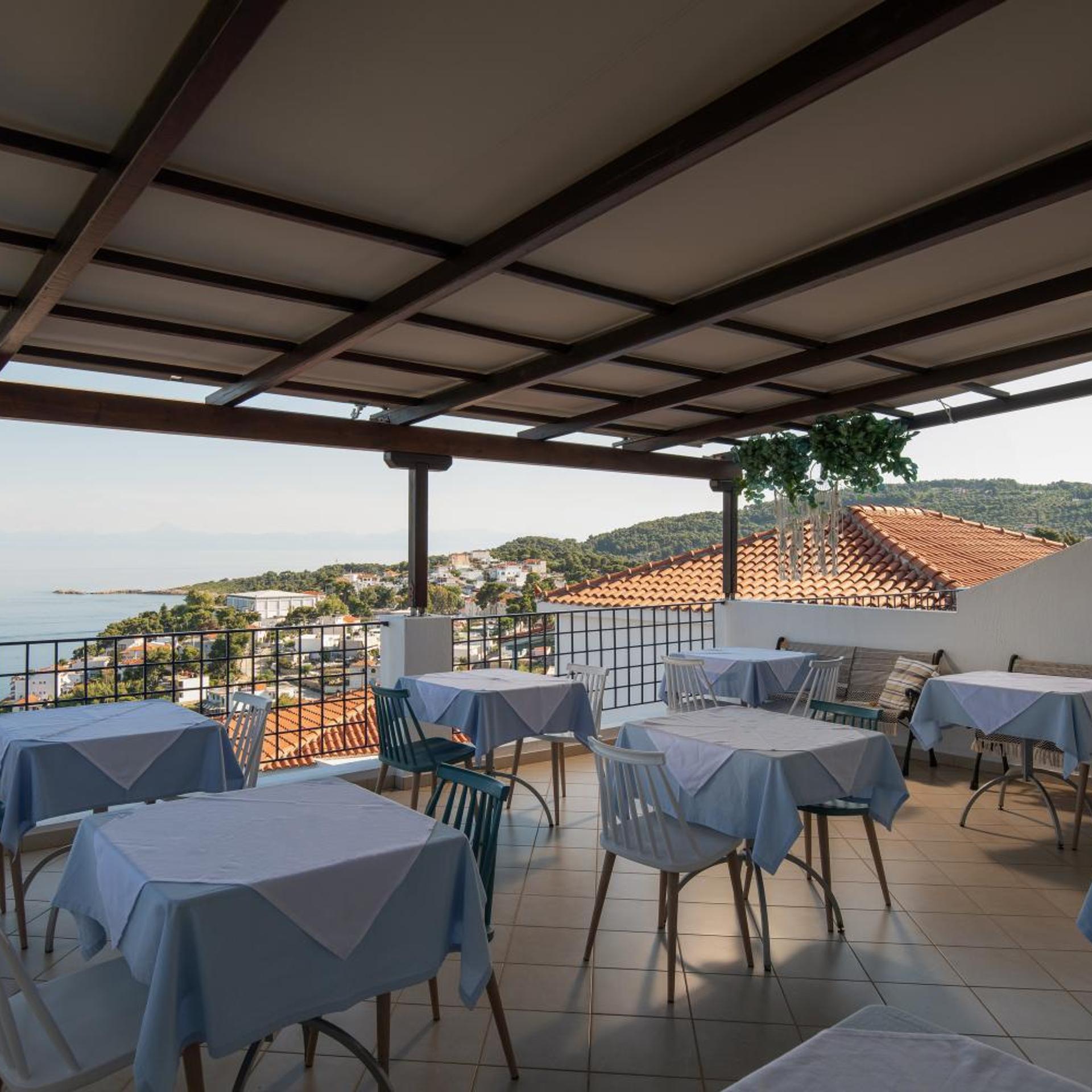 Atrium Hotel Alonissos 46/58