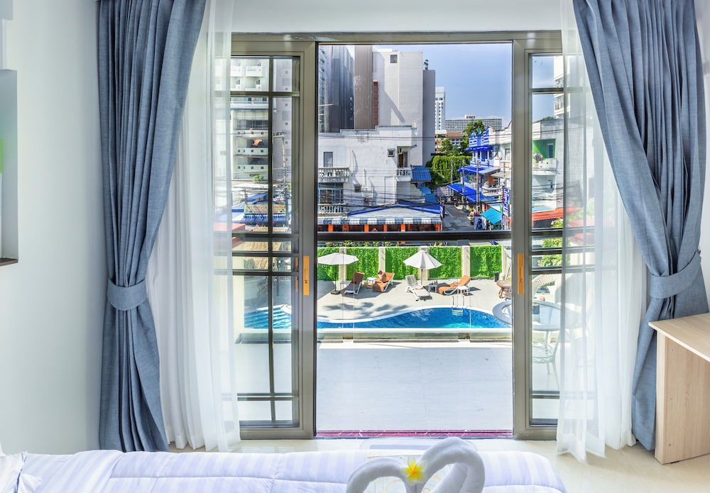 غرفة سوبيريور بسرير كوين بإطلالة على المسبح، Mermaid S Beach Resort Jomtien 8/10