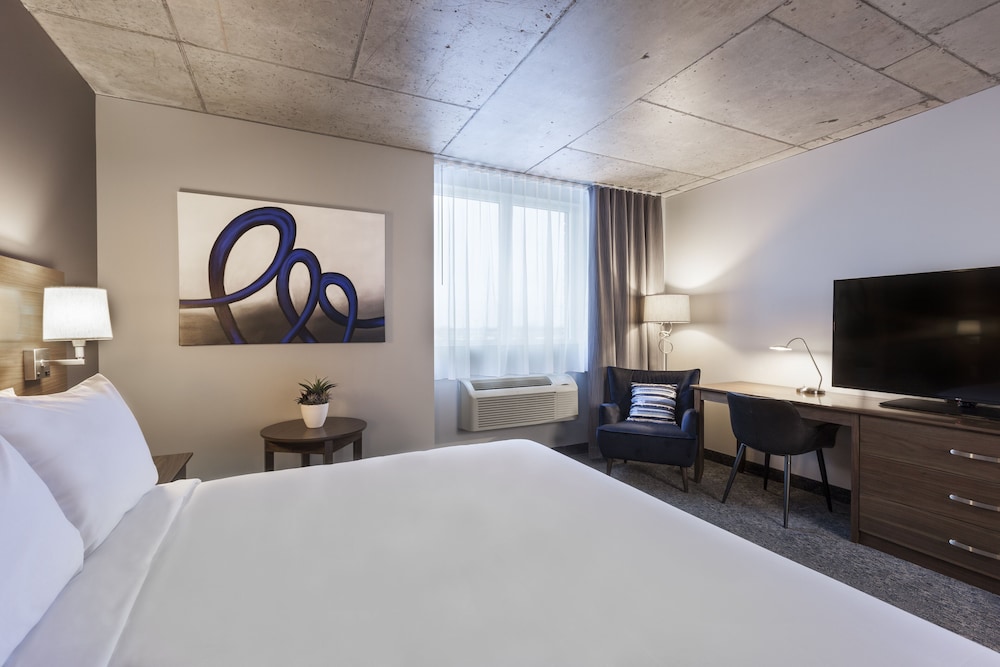 Imperia Hotel and Suites Boucherville 7/36