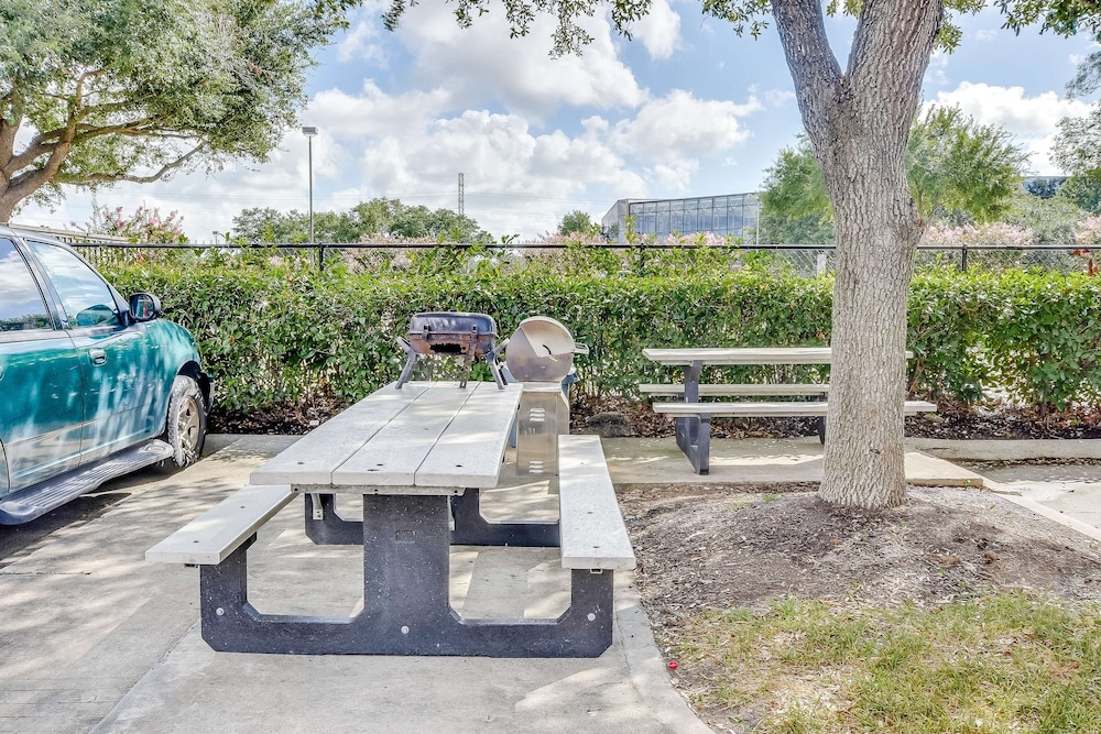 Studio6 Houston, TX - Hobby South 48/58