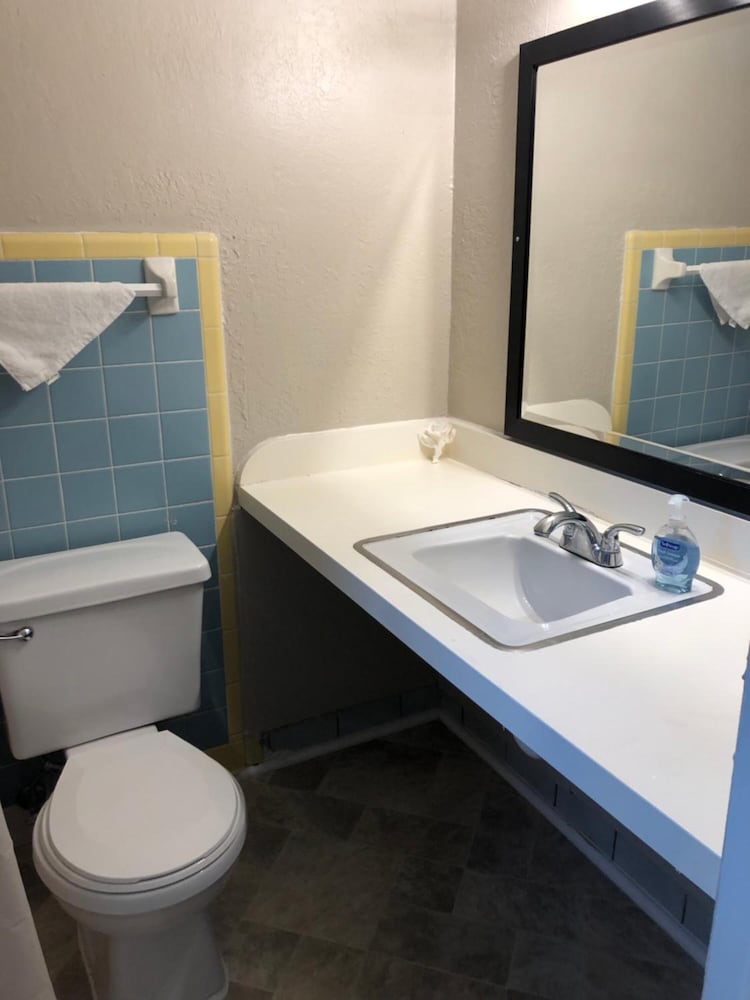 Ocala Cove Motel 40/41
