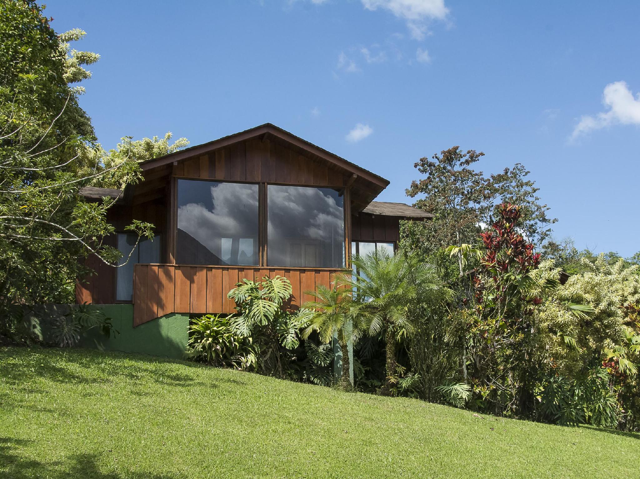 Arenal Paraiso Resort Thermo Mineral Hot Springs in FORTUNA