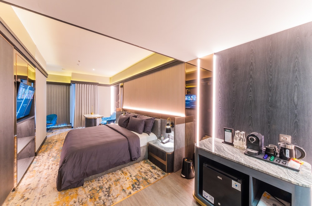 The All - Suite Pentacity Hotel Balikpapan 10/50