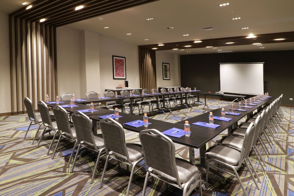 Holiday Inn Express Monterrey Fundidora 59/74