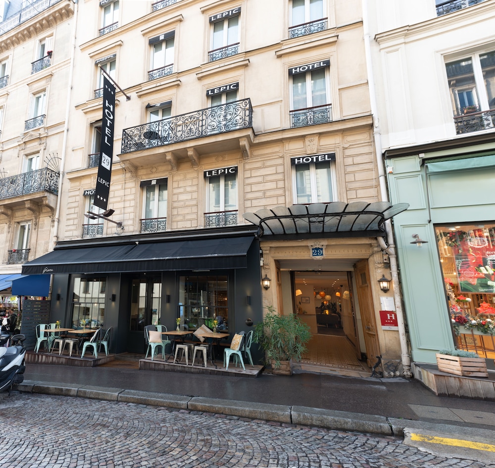 Hotel 29 Lepic in PARIS