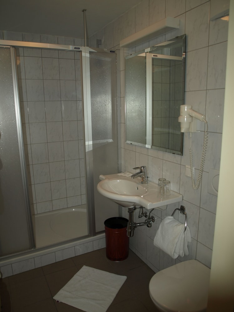 Terminus Hotel 49/50