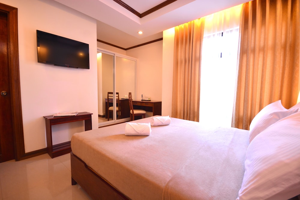 Ipil Suites Puerto Princesa 13/40