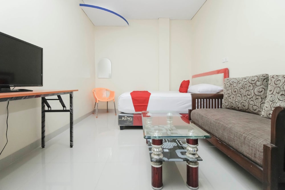 Reddoorz Plus Jalan Pemuda Jakarta 27/34