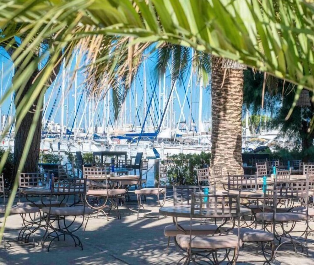Le Spinaker Hotel Lodge And Spa 40/50