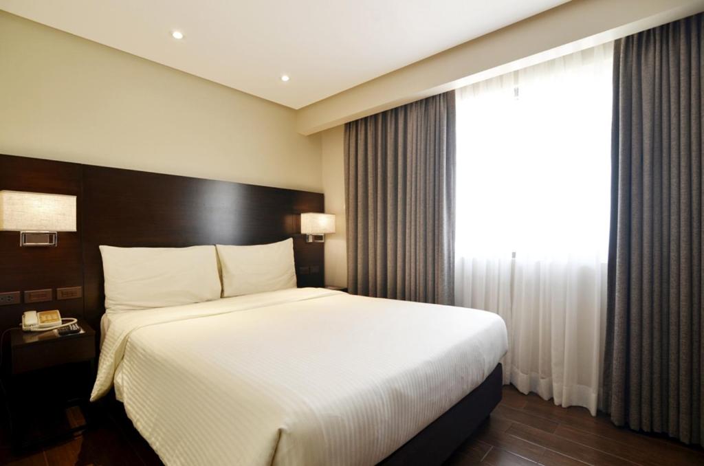 STANDARD, DOUBLE BED