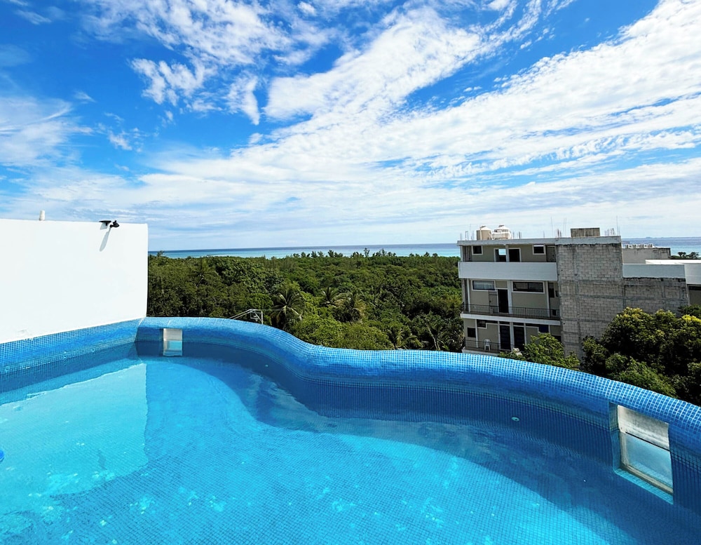 Capital O Hotel Brisas del Mar Playa Del Carmen 7/98