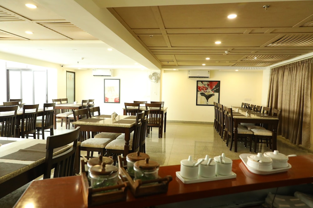 Hotel Gyan Garh Udaipur 33/49