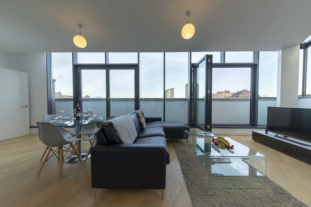 Cleyro Serviced Apartments - Finzels Reach 27/50
