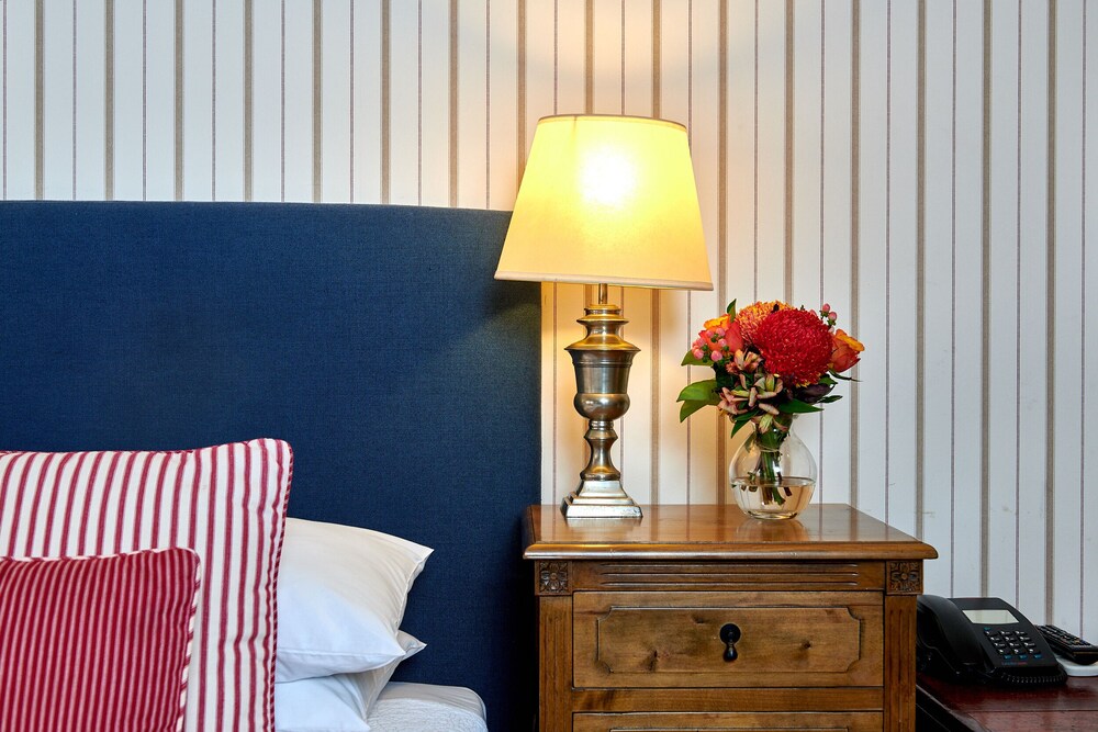 The Russell Boutique Hotel 44/67