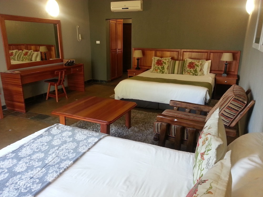 Ebundu Lodge 26/79