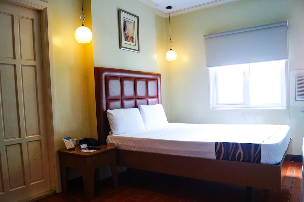 Hotel La Corona De Lipa 18/35