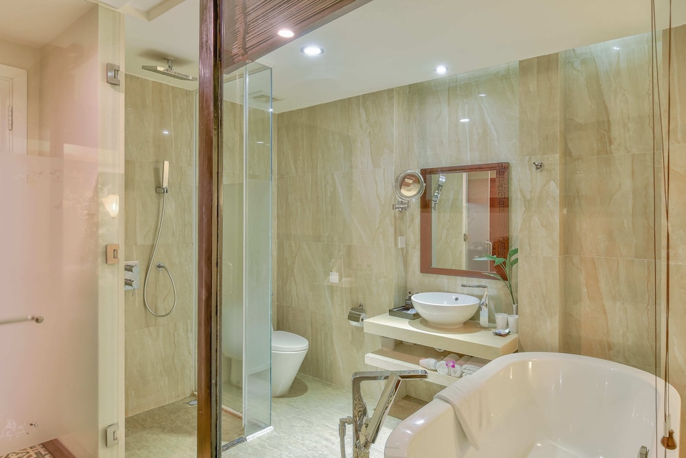 Royal Riverside Hoi An Hotel 75/75