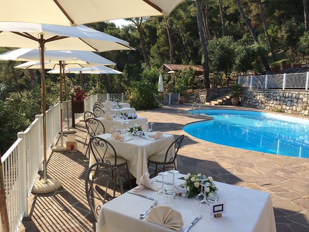 HOTEL VILLA DELLE MERAVIGLIE 34/67