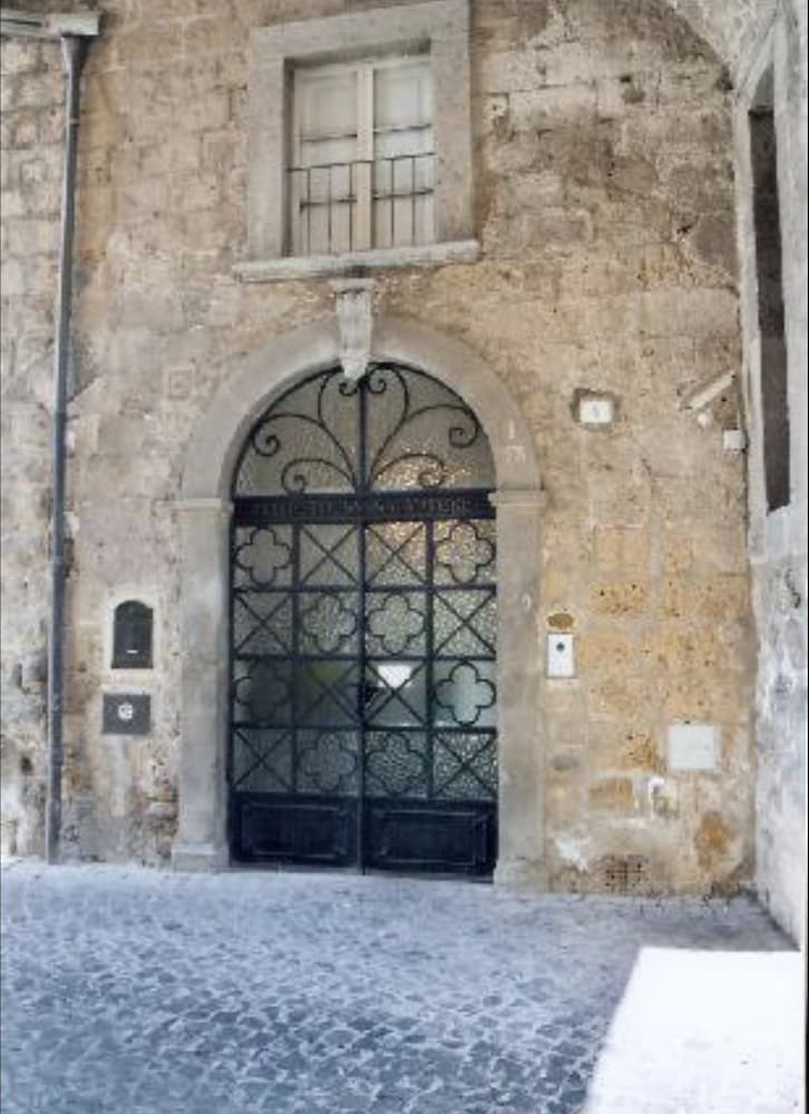 B and B Istituto SS Salvatore 2/34