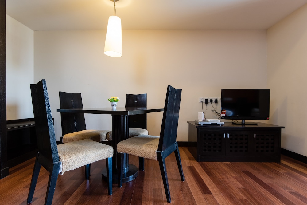 W Studio Resort Suites At Pyramid Tower 25/37