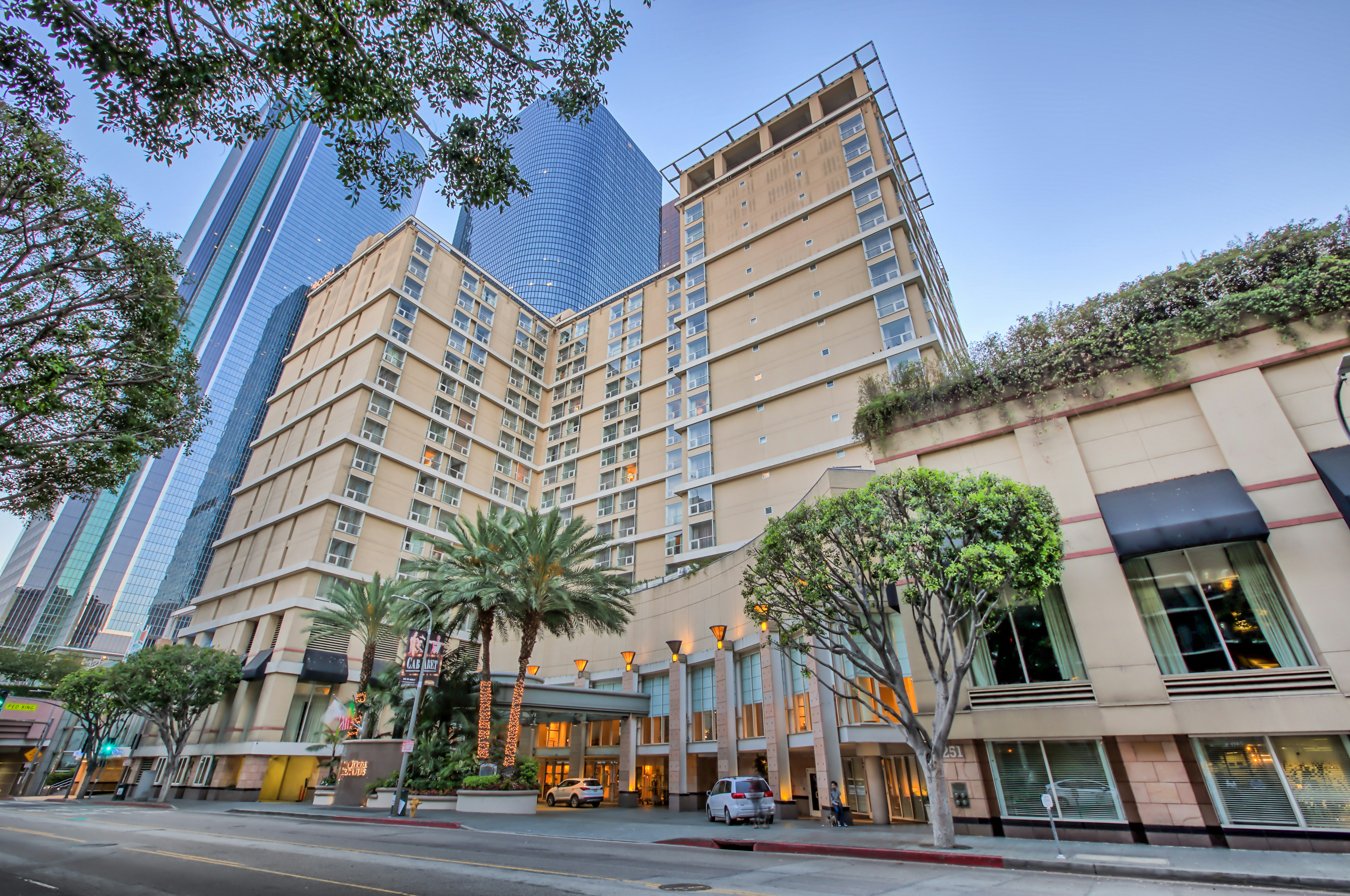 Omni Los Angeles Hotel At California Plaza 7/81