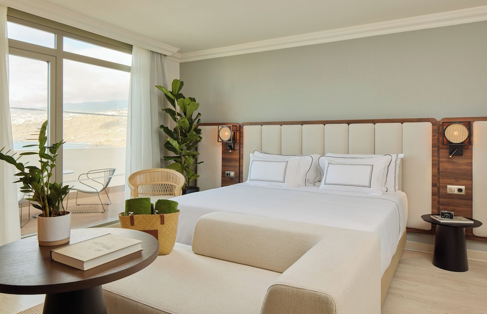 Grand, the Level, Premium, King Bed, Sea Front