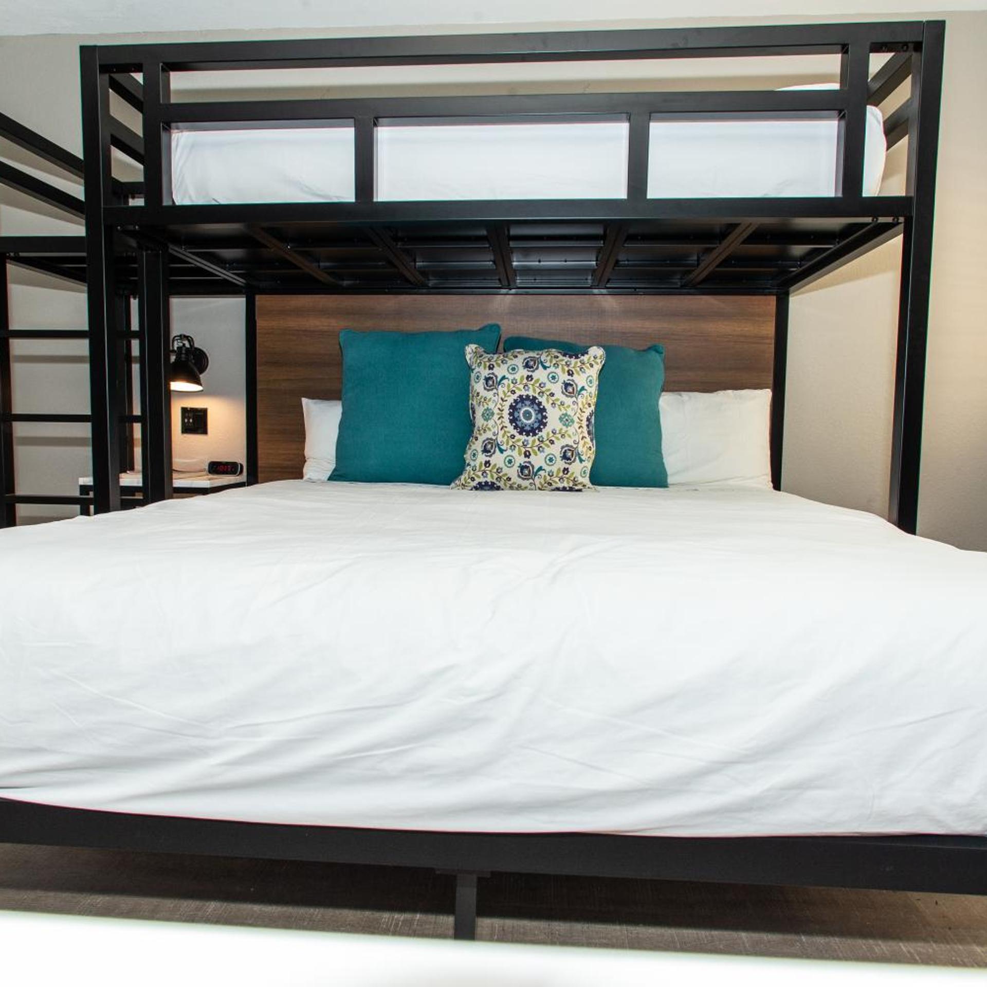Magnolia Tree Hotel 22/31