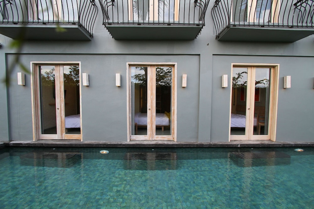 FRii Bali Echo Beach 40/62