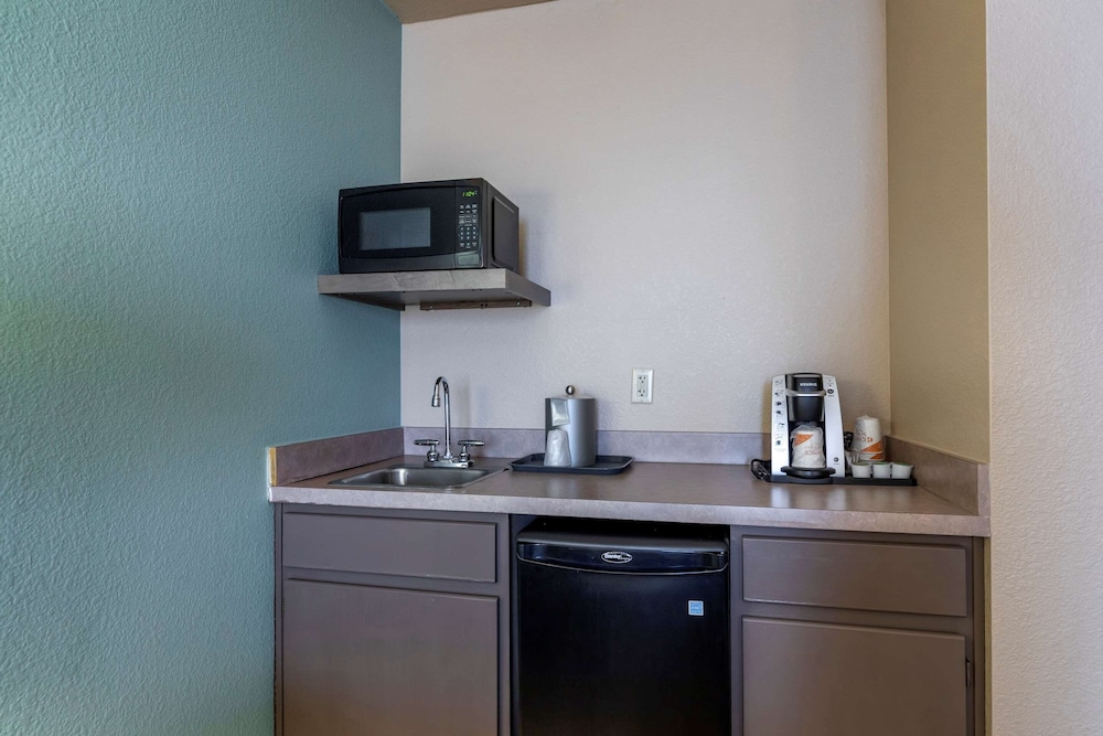 Comfort Inn and Suites Boulder 30/35