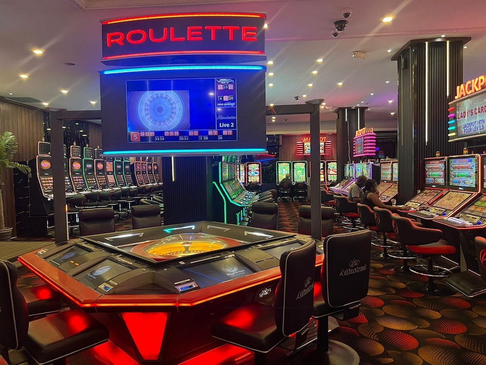 Elegance Hotel & Casino 38/50
