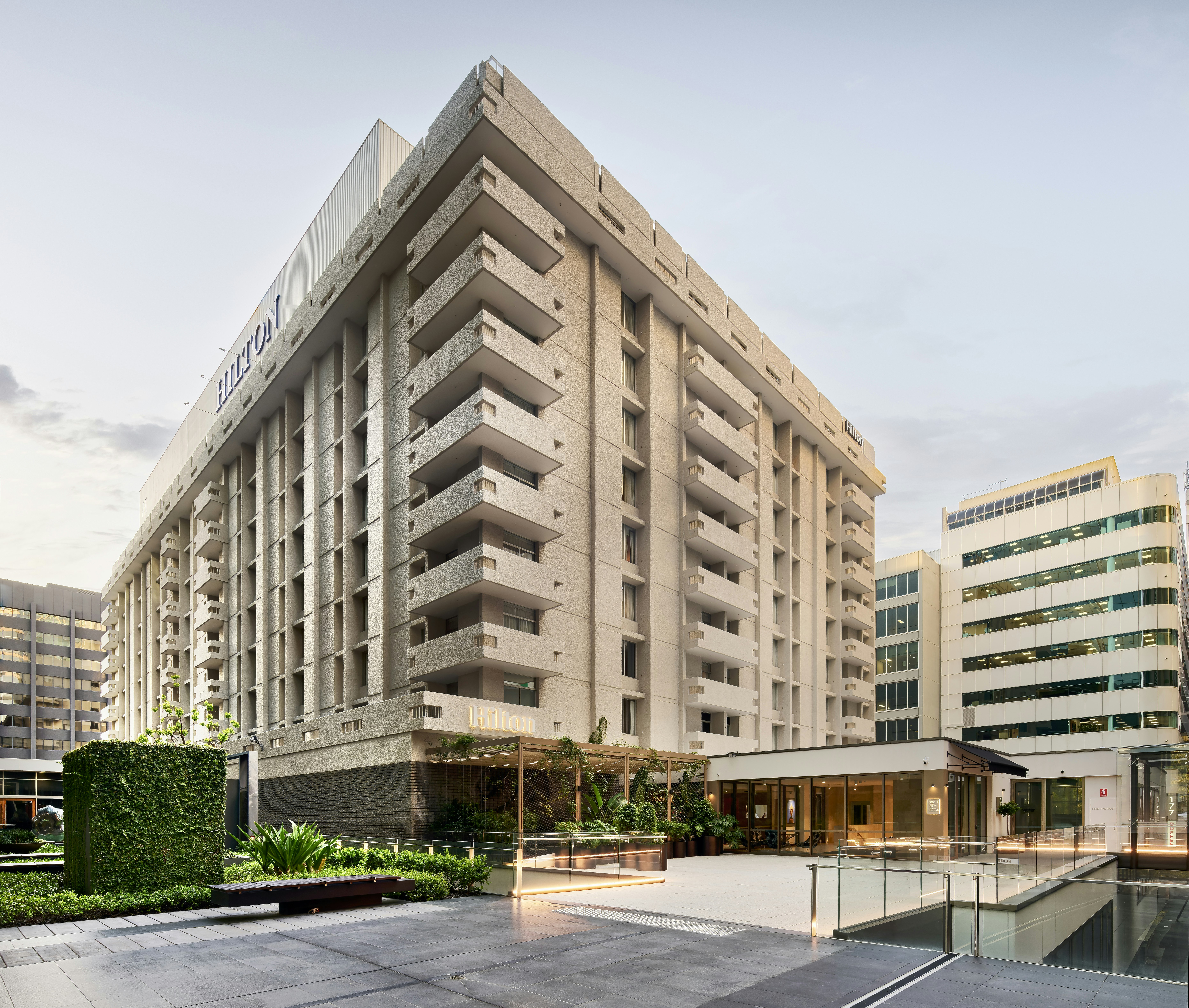 Parmelia Hilton 65/65