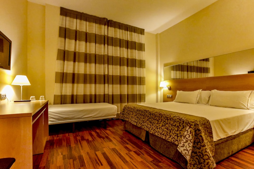 Hotel Desitges 48/76