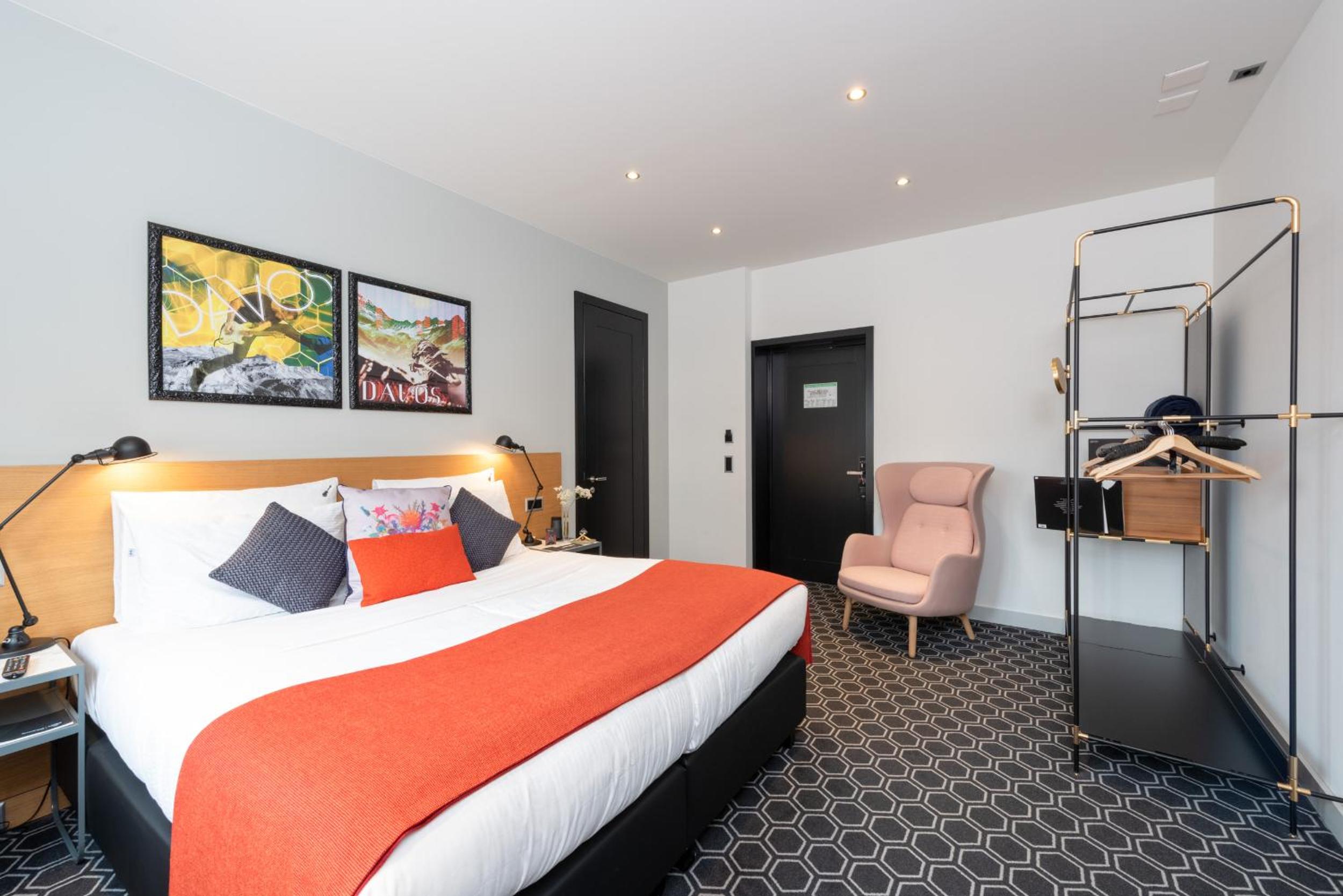 Gold, Superior, King Bed