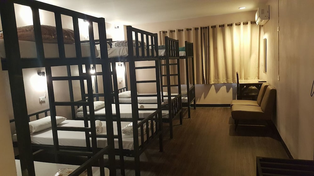 Suksawad Hotel 23/24
