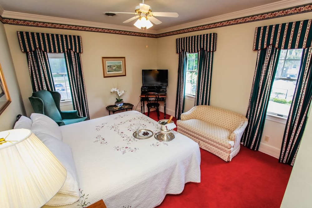 The Virginia Cliffe Inn 14/50