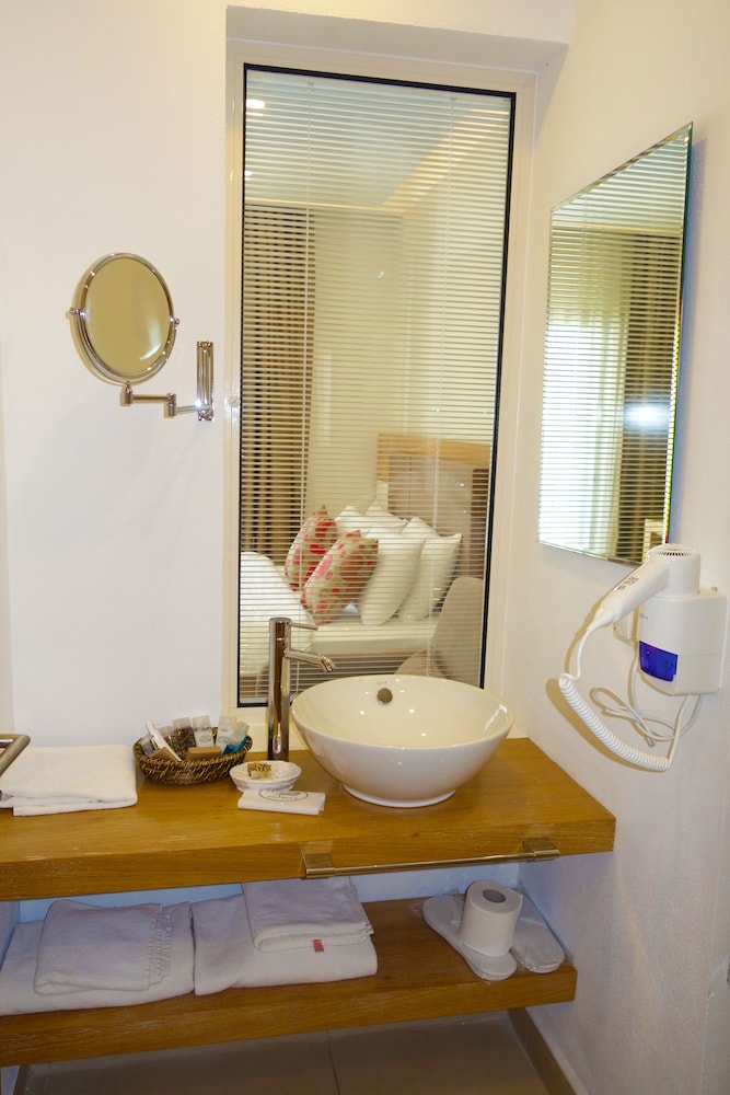 Zest Exclusive Hotel 49/50