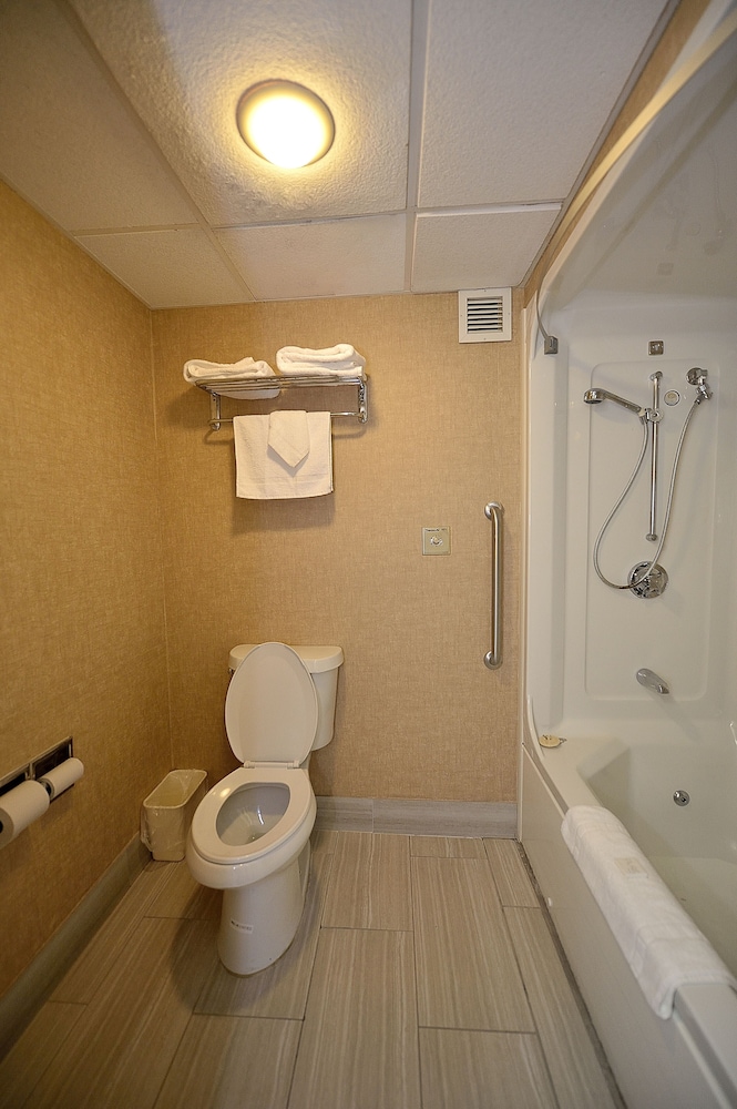 Riverview Inn & Suites 21/69